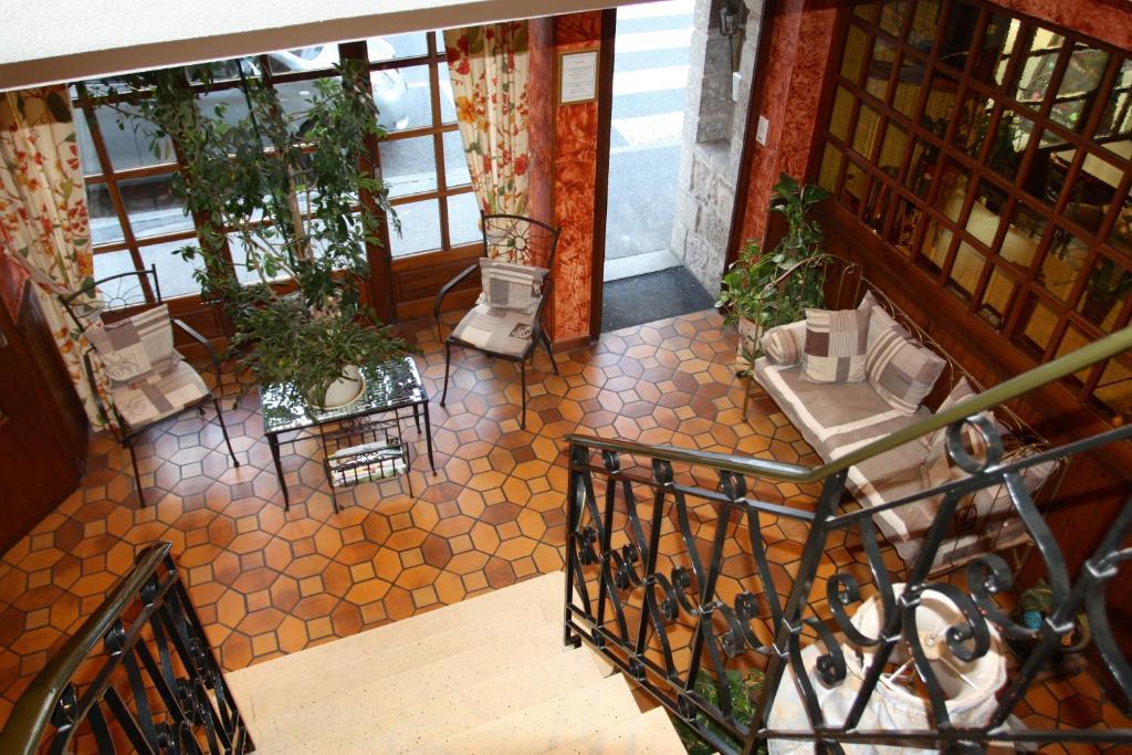 Hotel Restaurant Des Deux Vallees Entraygues-sur-Truyère Kültér fotó