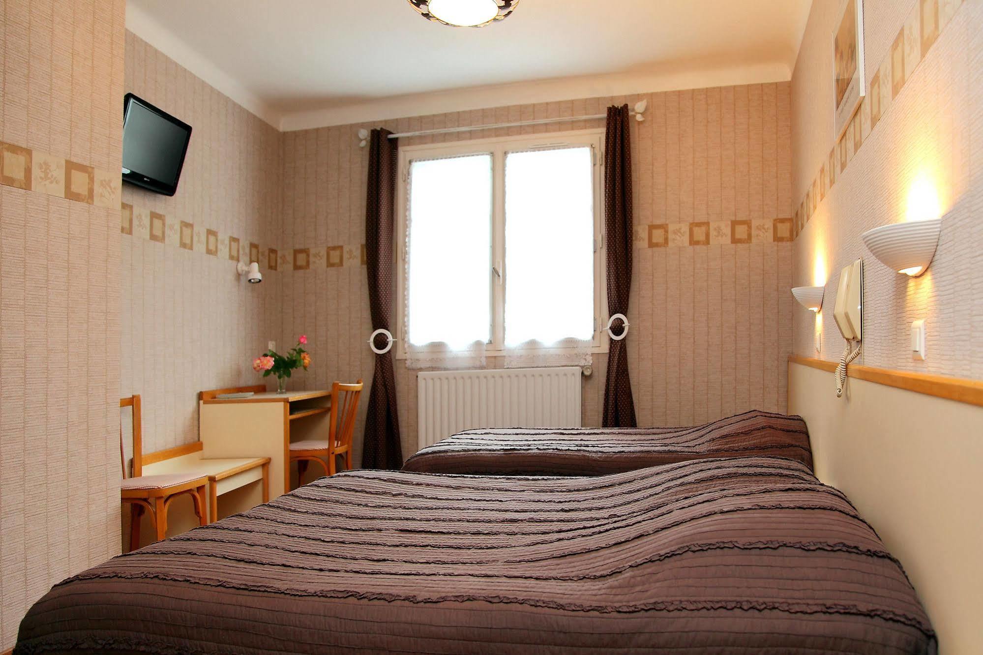 Hotel Restaurant Des Deux Vallees Entraygues-sur-Truyère Kültér fotó