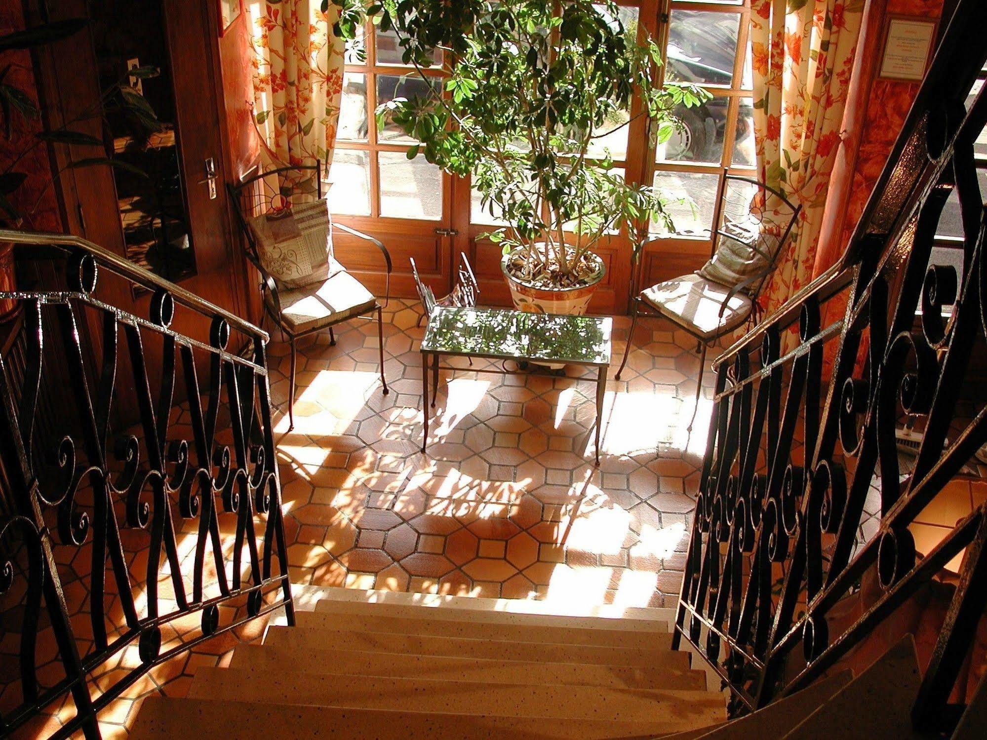 Hotel Restaurant Des Deux Vallees Entraygues-sur-Truyère Kültér fotó