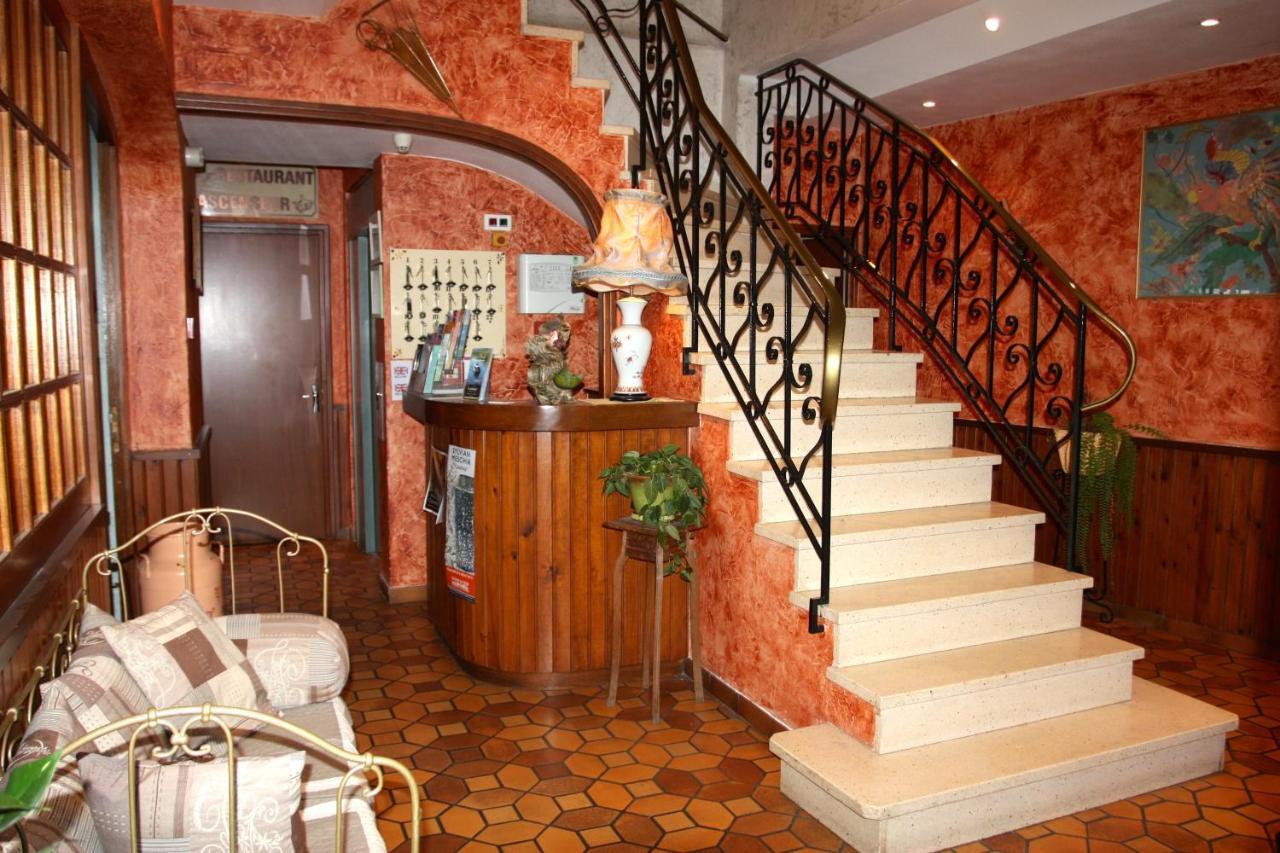 Hotel Restaurant Des Deux Vallees Entraygues-sur-Truyère Kültér fotó